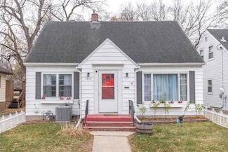1414 10th Ave S, Fargo, ND 58103
