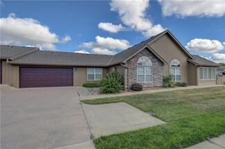 6493 N Circle Dr, Kansas City, MO 64118