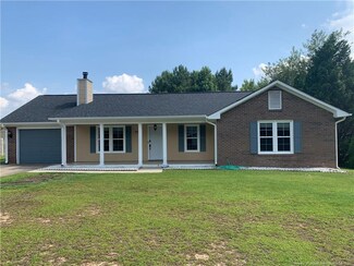 8707 Tangletree Dr, Linden, NC 28356