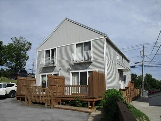 16 Otter St, Alexandria Bay, NY 13607