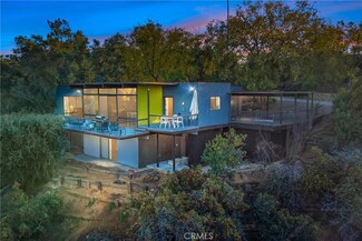 76 W Sunset Dr, Redlands, CA 92373
