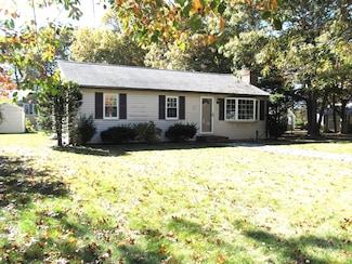 3 Andy Ln, West Yarmouth, MA 02673