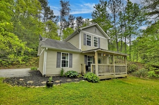 24 Depot Place, Ellijay, GA 30540