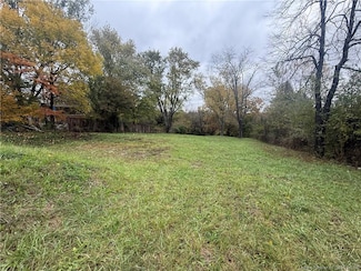 1915 Leon Prall Rd, Otisco, IN 47163