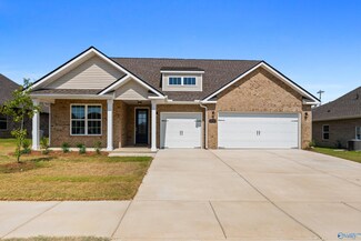 2134 Brandon Dr NE Unit 79, Cullman, AL 35058
