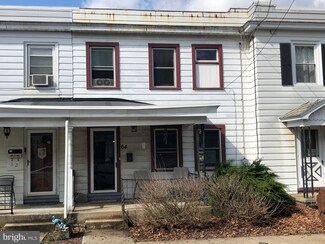 64 N 2nd St, Hamburg, PA 19526