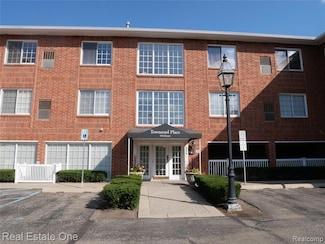 444 Chester St Unit 413, Birmingham, MI 48009