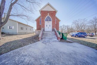 713 W 12th St, Rolla, MO 65401