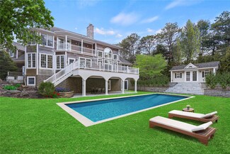 71 Corbett Dr, East Quogue, NY 11942