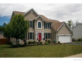 2266 Hobblebush Ln, Lake View, NY 14085