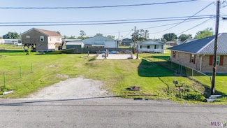 445 N Oak St, Lockport, LA 70374