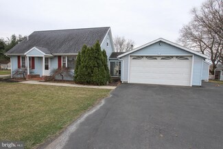2724 W Philadelphia Ave, Oley, PA 19547