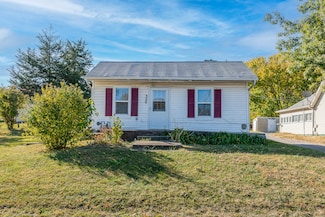 306 Mcarthur St, Muscatine, IA 52761