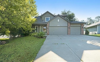 605 Ruby Rd, Papillion, NE 68133