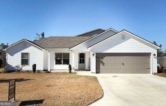 160 Pine St, Ray City, GA 31645