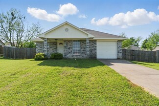 1104 Snowberry St, Cleburne, TX 76031