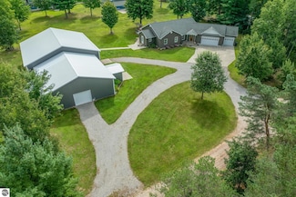 1166 S Taxiway Foxtrot, Lake City, MI 49651