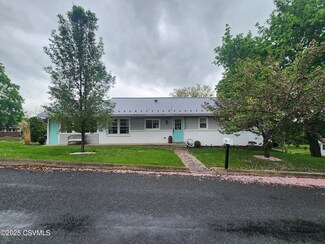 124 E 1st St, Watsontown, PA 17777