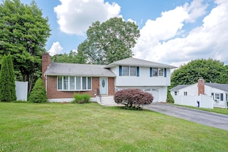 58 Trumbull St, Watertown, CT 06795