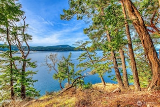 599 Shore Dr, Eastsound, WA 98245