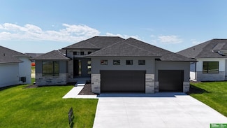 5502 N 212th St, Elkhorn, NE 68022
