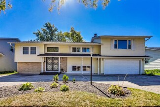 65 Brantwood Ave, Elk Grove Village, IL 60007