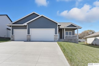 9406 S 71st Ave, Papillion, NE 68133
