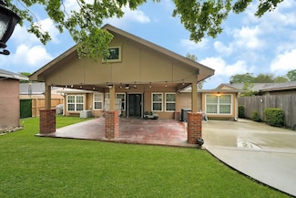 8030 Dodiewood Ln, Houston, TX 77086