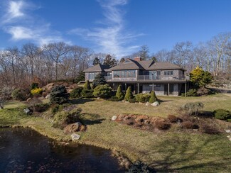 50 Lookout Hill Rd, Vineyard Haven, MA 02568