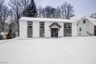 1031 Lynbrook St SE, North Canton, OH 44720