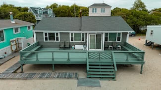 28 Cove St, Fairhaven, MA 02719