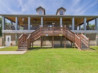 650 Sudduth Dr, Bridge City, TX 77611