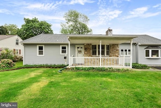 36 Taylor Dr, Levittown, PA 19054