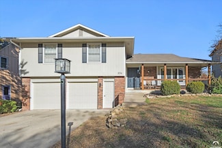 3016 W 29th St, Lawrence, KS 66047