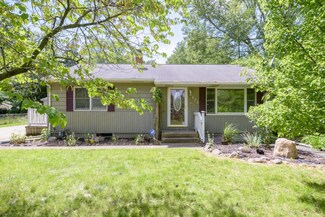373 28th St N, Springfield, MI 49037