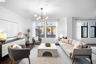 438 W Grand Ave Unit 422, Oakland, CA 94612