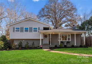 4554 Crestmont Dr, Charlotte, NC 28205