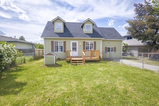 1420 Daisy Ln, Grants Pass, OR 97527