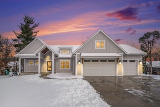 14833 Pinehill Ct, Holland, MI 49424