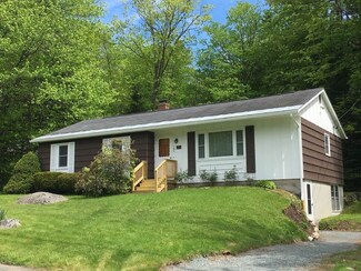 106 Fairview St, Littleton, NH 03561