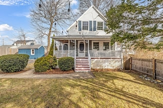 370 Grove St, Melrose, MA 02176