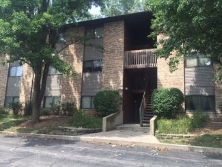 2352 South St Unit D, Elgin, IL 60123