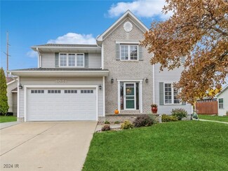 9001 Ridgeview Dr, Johnston, IA 50131