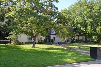 1504 Shady Oaks Ln, Fort Worth, TX 76107