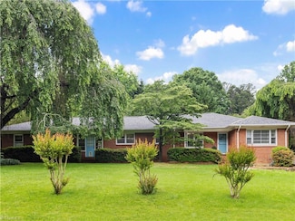 252 Lucerne Ln NW, Winston-Salem, NC 27104