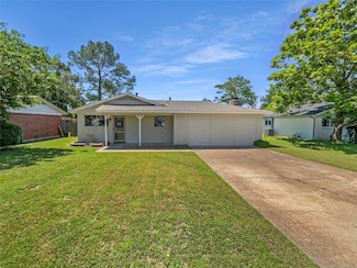 712 Brookfield Dr, Hurst, TX 76053