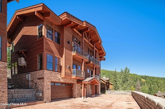 42 Olaf Ct, Sandpoint, ID 83864