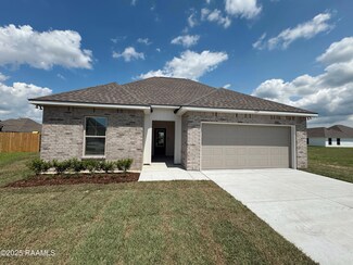 129 Pierce Ln, Maurice, LA 70555