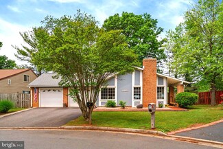 18 Thrush Rd, Sterling, VA 20164