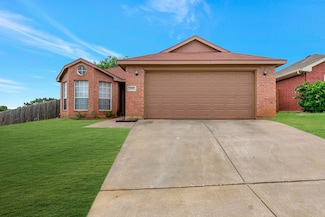 1451 Morrison Dr, Fort Worth, TX 76112